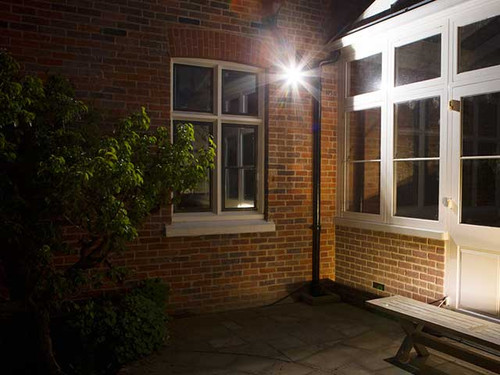solar garden light