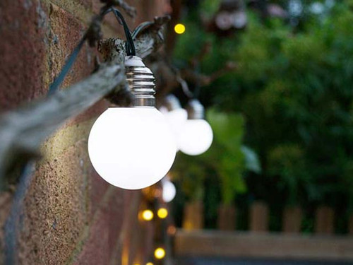 Solar garden light
