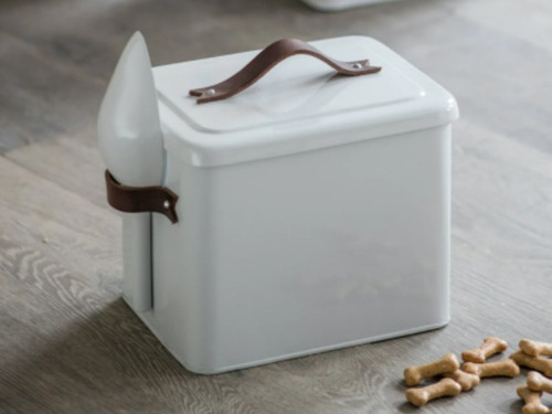 The perfect bin for storing dried pet food