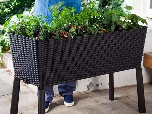 The easy growing raised bed planrter on legs