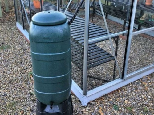 water butt with stand